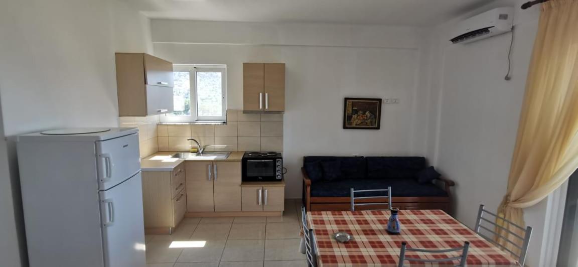 Villa Olivia Grove Himarë Extérieur photo