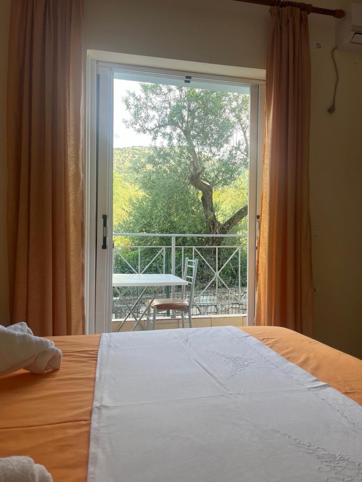 Villa Olivia Grove Himarë Extérieur photo
